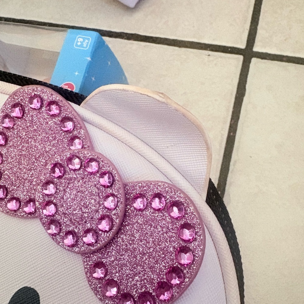 hello kitty makeup bag - Picture 5 of 6